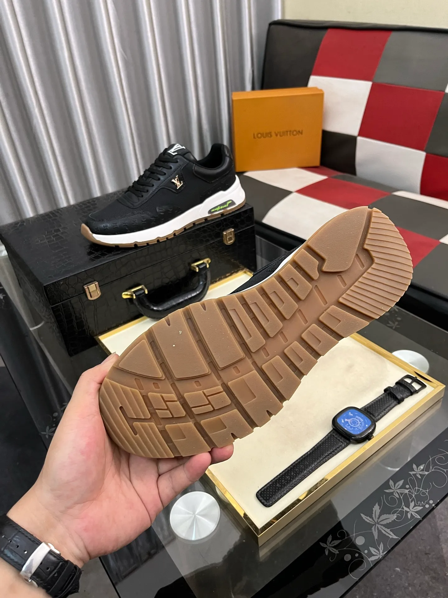 Men's shoes 💰458⌚️⌚️[Louis Vuitton LV] Dad shoes are popular casual sports shoes with outsole, breathable and comfortable, easy to walk, trendy men's versatile fly woven epoxy with ➕leather lining➕Gucci's popular original outsole, sports and running style, super comfortable. Size 38-442️⃣Colors available